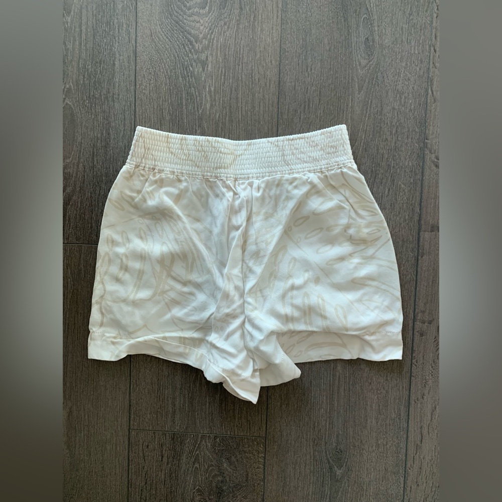 White Casual Shorts Aritzia Babaton Group tna Wilfred XXS XS high waist